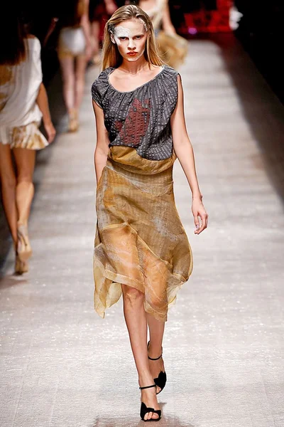 Look 4